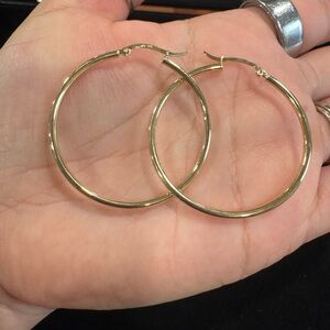 Elegant Gold Hoop Earrings